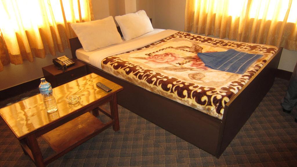 Hotel Aagaman Kathmandu Bagian luar foto